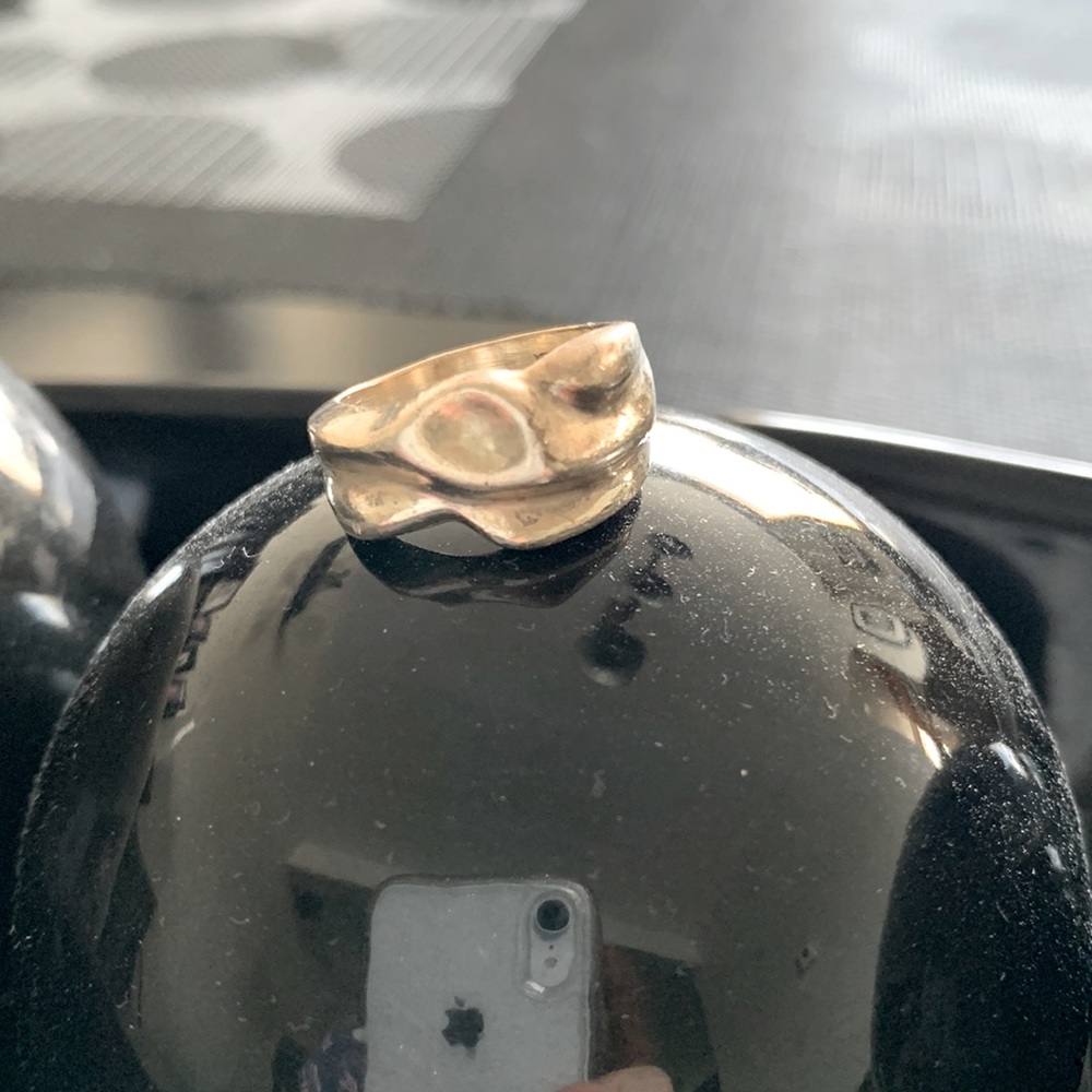 Silver ring.